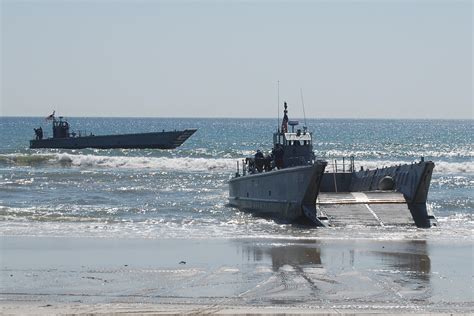 Assault Craft Unit (ACU) 1 .